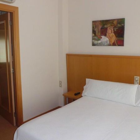 Hostal Palouet De Segarra Bagian luar foto