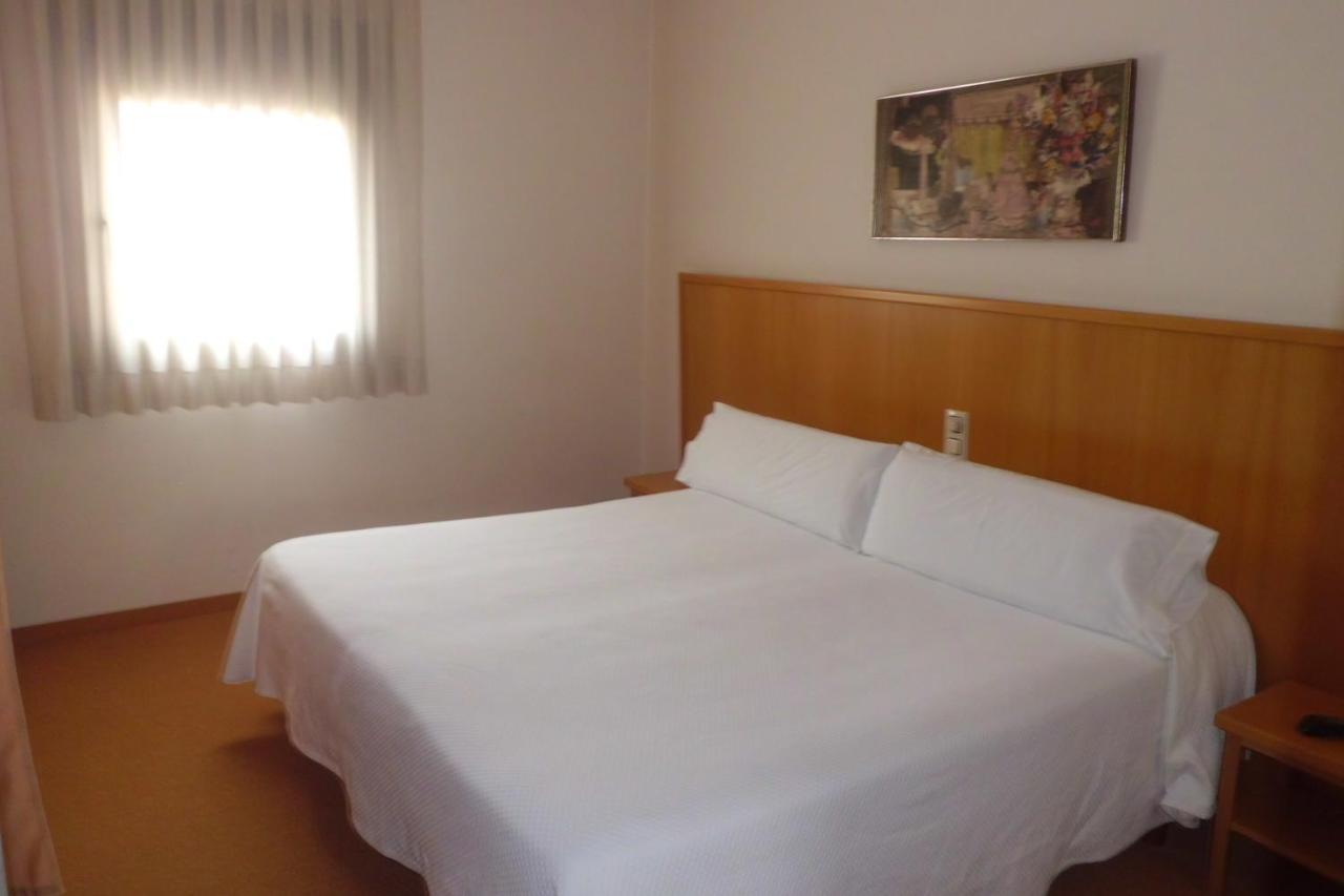 Hostal Palouet De Segarra Bagian luar foto