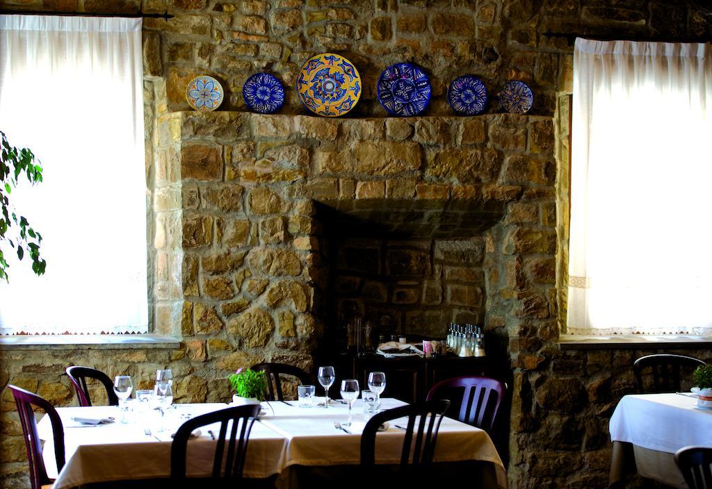Hostal Palouet De Segarra Bagian luar foto