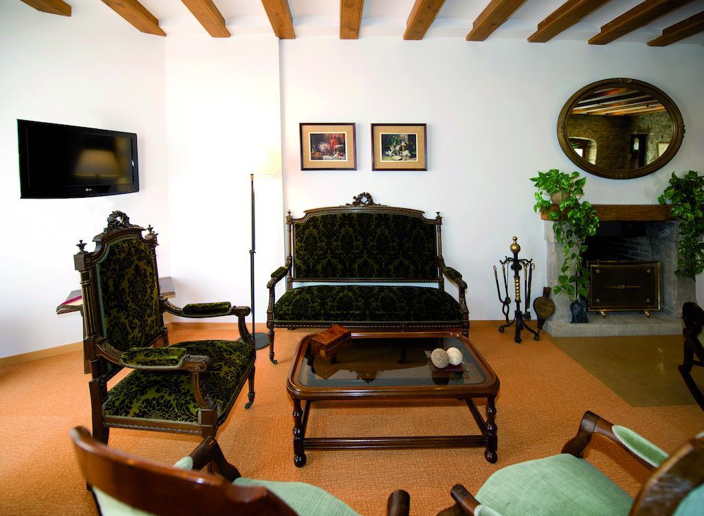 Hostal Palouet De Segarra Bagian luar foto