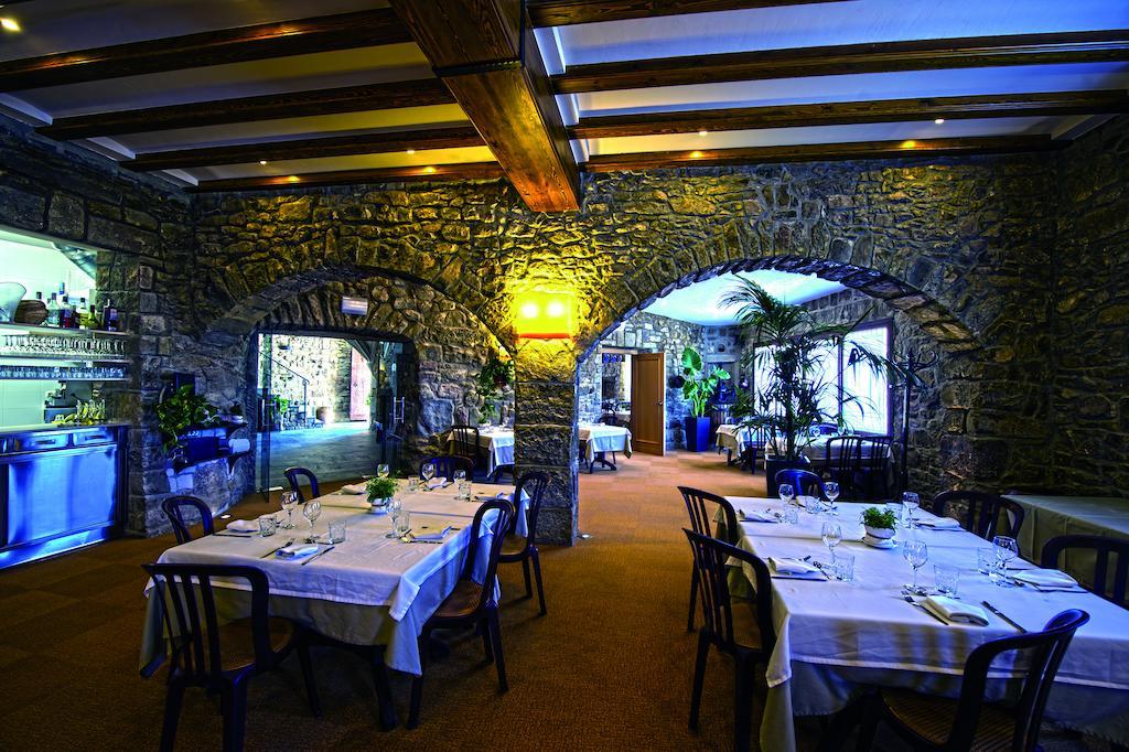 Hostal Palouet De Segarra Bagian luar foto