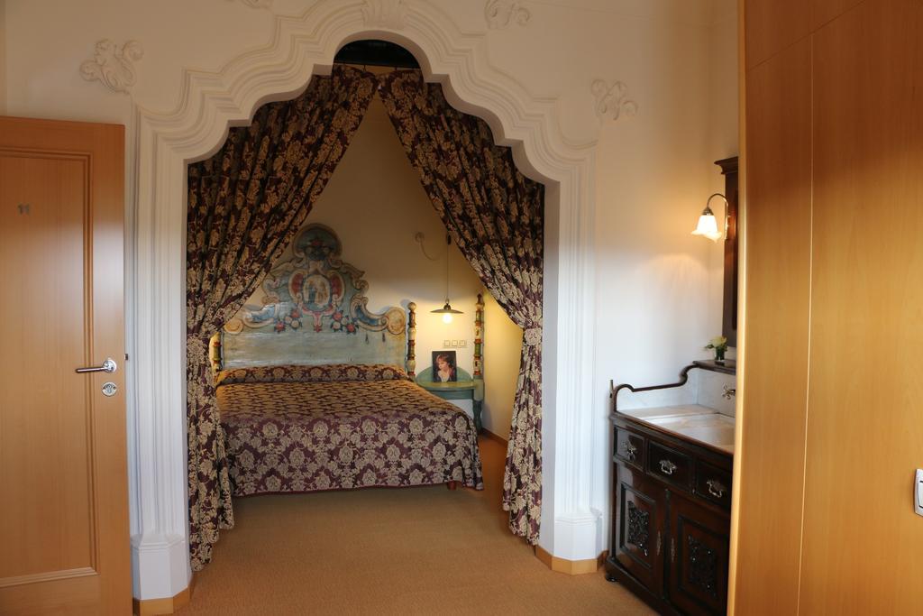 Hostal Palouet De Segarra Bagian luar foto