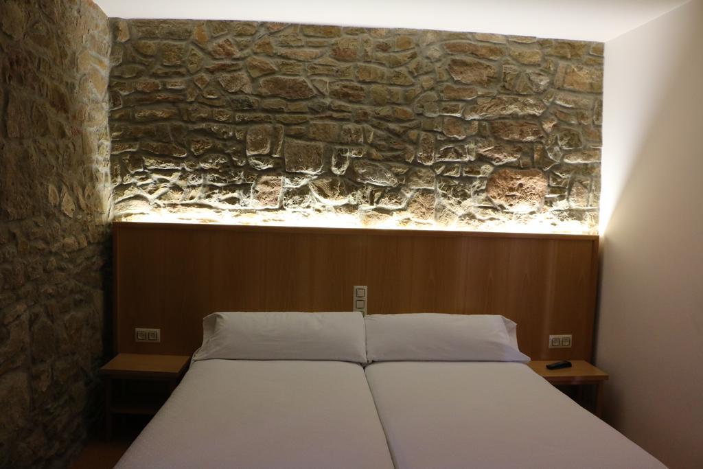Hostal Palouet De Segarra Bagian luar foto