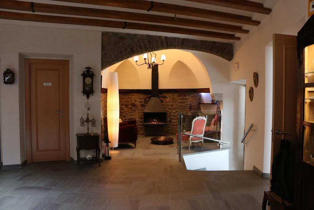 Hostal Palouet De Segarra Bagian luar foto